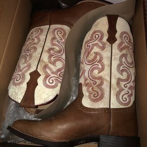 Ariat Women’s Western Quickdraw Cowgirl  Boots